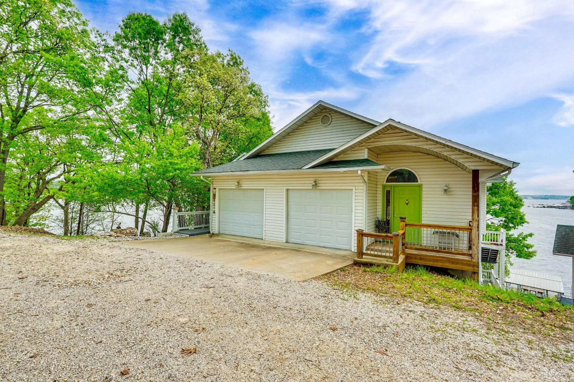 Townhouse With Shared Dock On Lake Of The Ozarks! Exterior photo