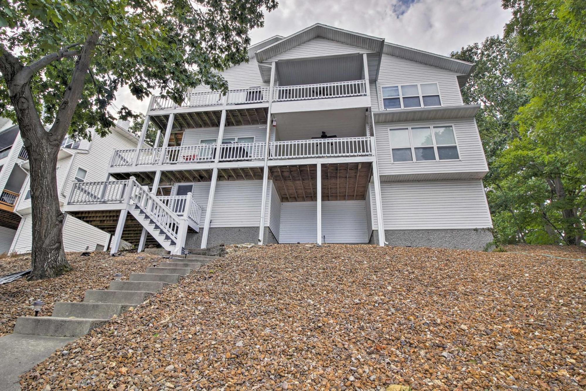 Townhouse With Shared Dock On Lake Of The Ozarks! Exterior photo